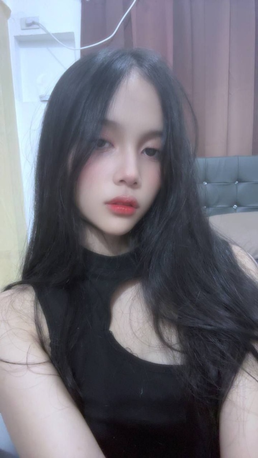 马尼拉 Cess，18岁，身高156，体重47kg，胸C