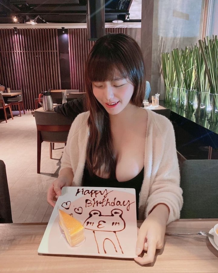 巨乳營養師 雯萱 158cm.46kg.E奶.28歲